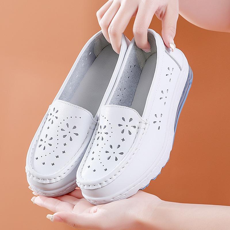 

The New Nurse Shoes Are Comfortable Soft-soled Anti-slip Breathable and Versatile Flat Shoes for Women 34 білий