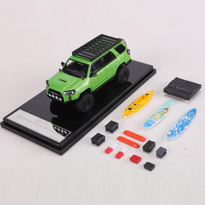 1:64 Модель внедорожника Toyota 4Runner из сплава с аксессуарами