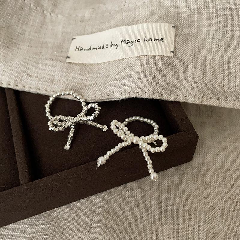 Exquisite Silver Pearl Bow Elastic Ring for Women – Versatile and Stylish Design