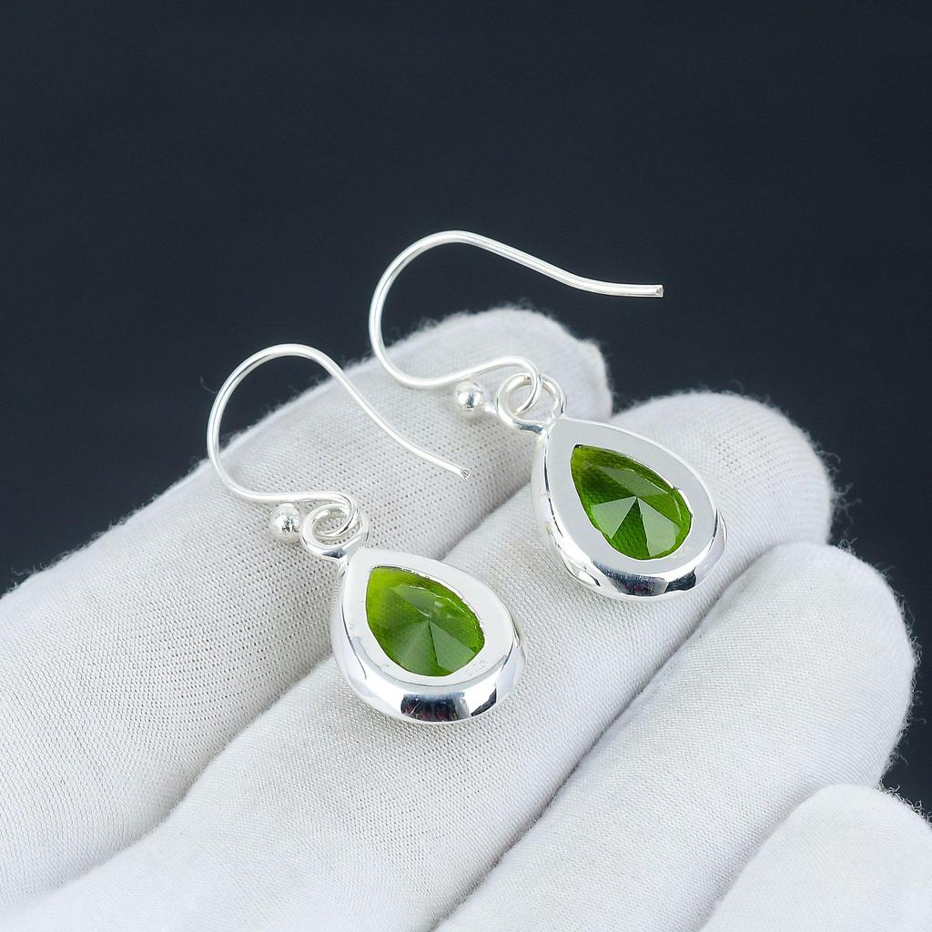 Peridot-Ohrring, 925 Sterling Silber Ohrring Wunderschöner Edelstein Cabochon Stein Ohrring Geburtstag Peridot Ohrring Geschenk für Sie für Frauen