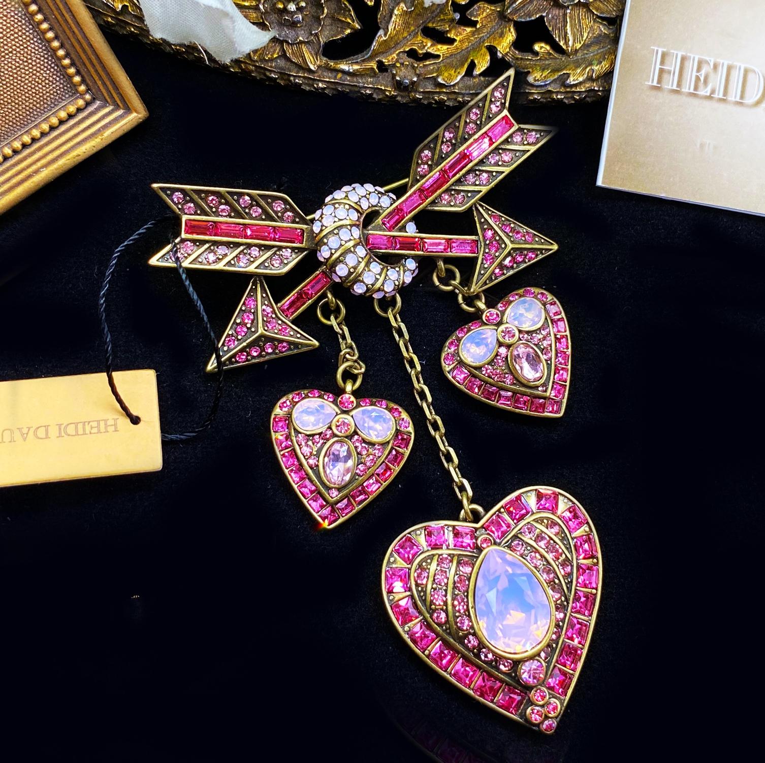 

Женская Мужская Мода Классическая Полностью Кристальная Брошь-Булавка Тяжелой Промышленности Средний Дизайн Стразы Классические Дворцовые Значки Ювелирные Изделия