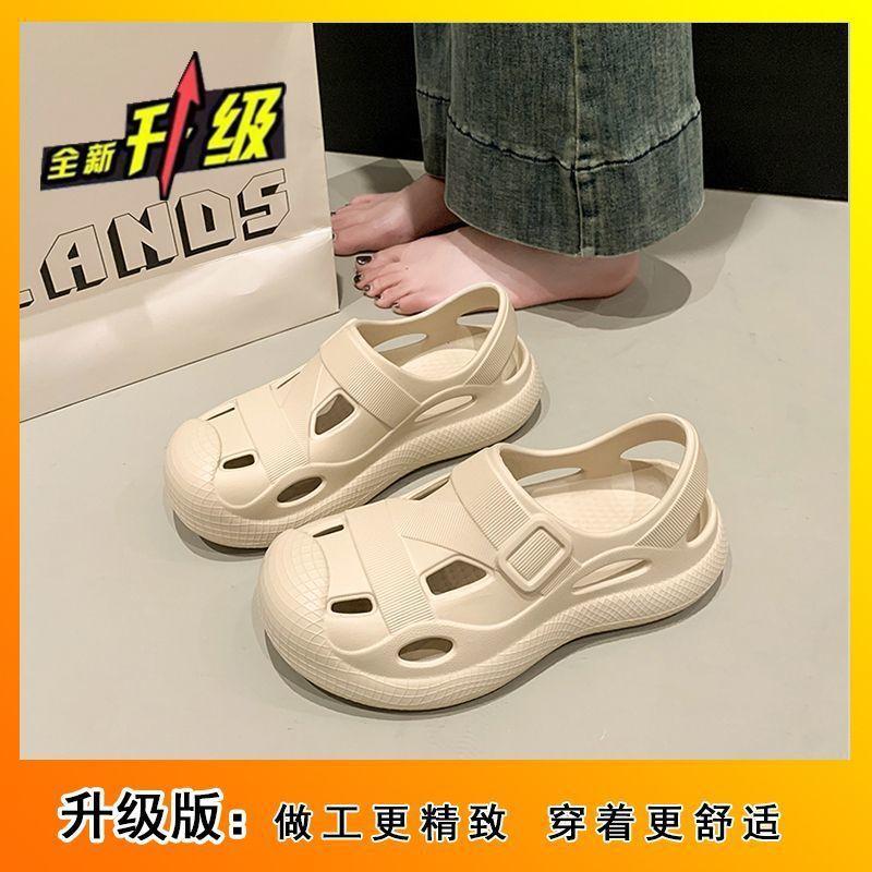 2025 autumn new versatile go out non-slip muffin bottom hole shoes women wear fashion soft sole explosion Internet celebrity slippers