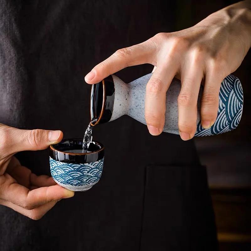 Ceramic 25ml Wine Cup 200ml Jug Classical Charm Spirits 1 Pot 4 Cups Wine Set Sake Wine Dispenser Vodka Gift Bar Home Flask