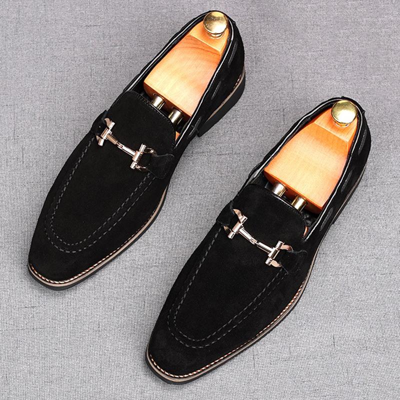 Fashion New Men's Cow Suede Leather Slip On Shoes Male Designer Metal Button Loafers Wdding Prom Homecoming Footwear Zapatos Hombre