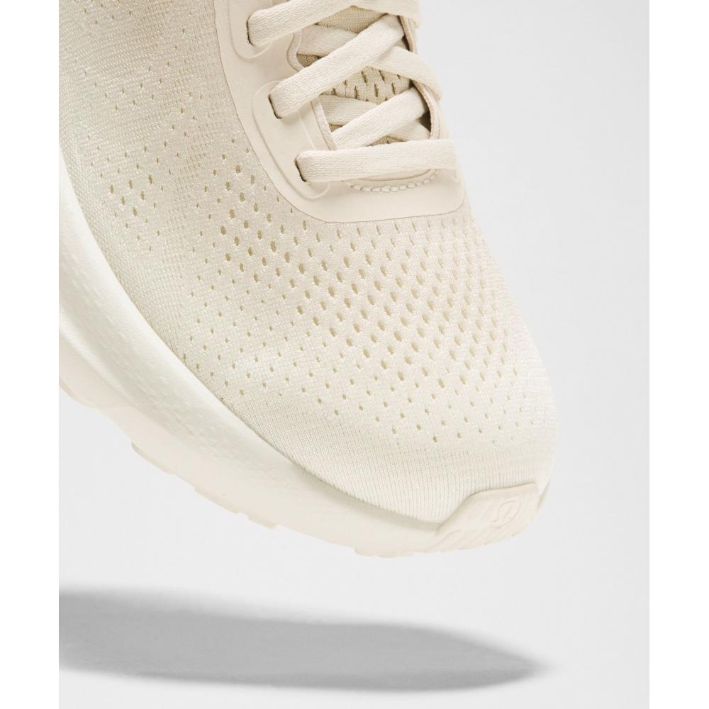 Lululemon Women S Beyondfeel Running Shoe breakfaSt Tea Coconut Ivory Coconut Ivory