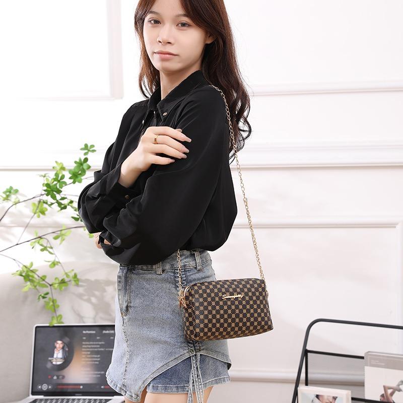 Lis fashionable retro polka dot printed small square bag, small and simple chain, mobile phone bag, messenger women's bag.