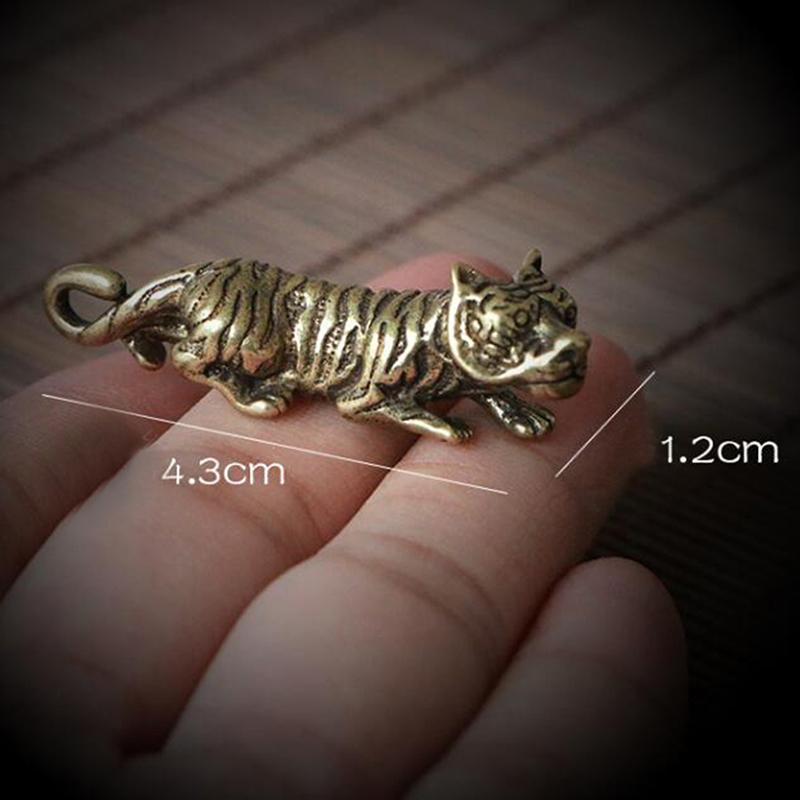 1pc Cuivre Tigre Petits Ornements Rétro Laiton Animal du Zodiaque Chinois Statue Tigre Figurines Porte-clés Pendentifs Décoration d'Intérieur Antique