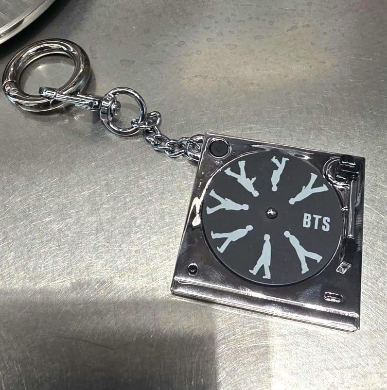 [USED] BTS Busan Pop-Up Keyring Record Version
