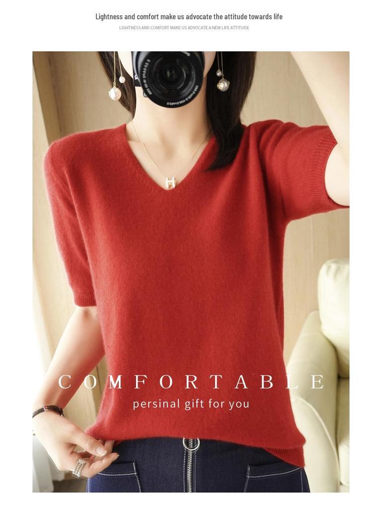 Women's Early Spring V-Neck Knit Short-Sleeve Solid Top - Age-Reducing, Simple, and Elegant Design