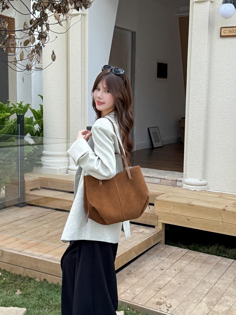 Женская роскошная сумка-тоут из замши и кожи - Большой вместимости для ношения на плече и через плечо 51x14x25 cm золотисто-коричневый 7170₽