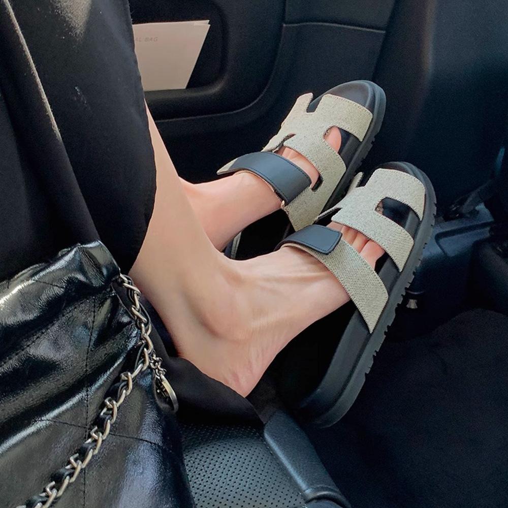 

Наступая на камень виноградная мать 2025 новые тапочки широкие буквы мягкая подошва мягкая поверхность слово с толстой подошвой верхняя одежда h тапочки 40