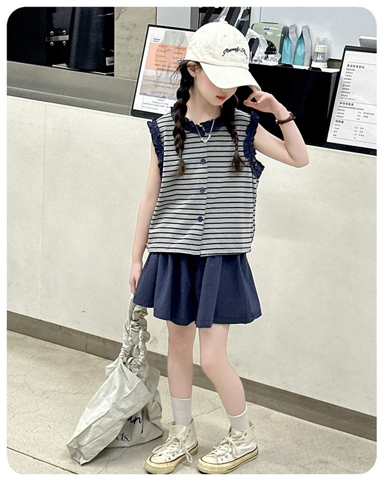 Girls' summer outfit set 2026 new stylish children's summer striped vest, girls' casual pleated skirt two-piece set