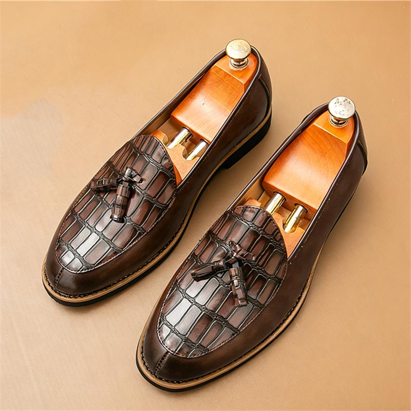 Fashion New Designer Men's Pointed Tassels Wedding Shoes Male Slip on Mixed Color Loafers Formal Dress Footwear Zapatos Hombre
