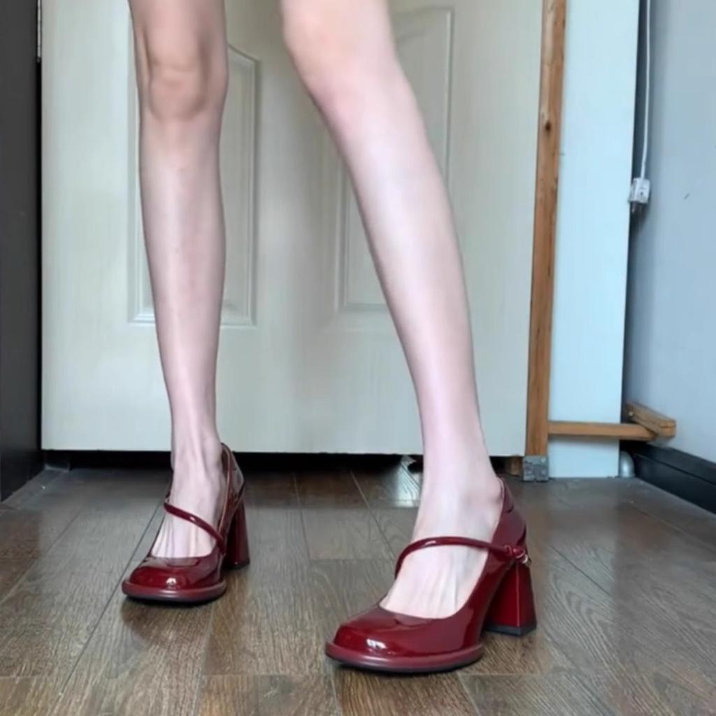 Vintage Mary Jane Shoes Women's 2024 Spring New Burgundy Patent Leather Round Head High Heels Thick Heel Light Mouth Sweet Single Shoes