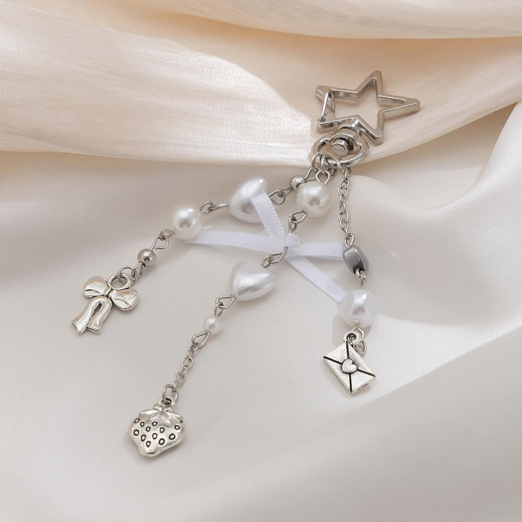 Small Fresh, Sweet And Cool Strawberry Bow Keychain, Creative Flower Star Love-Shaped Jewelry