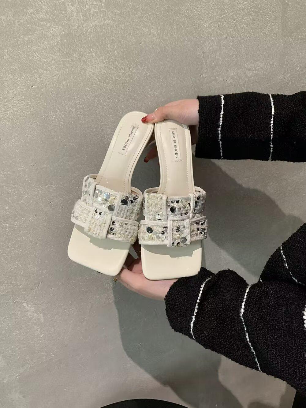 

Летние новинки 2025 года Женские тапочки Модные с открытым носком Плетеные женские туфли Повседневные Дизайнерские Пляжные Женские Туфли на шпильке 39 белый