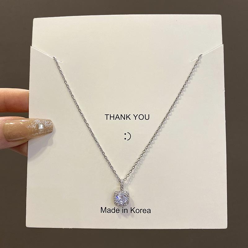 

Корейское сверкающее квадратное ожерелье на ключицу из титановой стали с бриллиантом - Женское высококлассное, универсальное, роскошное ювелирное изделие