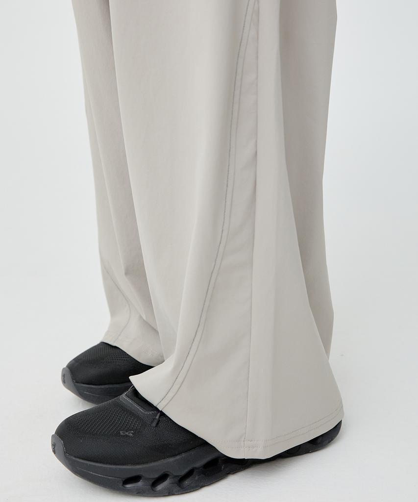 Chaebteoegseu Curved Line Cooling Wide Trousers (Beige)