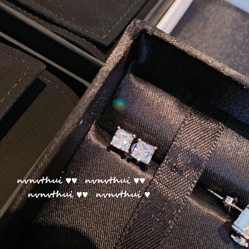 

Серьги с розовыми драгоценными камнями, покрытыми 18-каратным золотом, огранкой «восемь сердец и стрел», цирконом в форме капли воды и квадратным бриллиантом в 1 карат