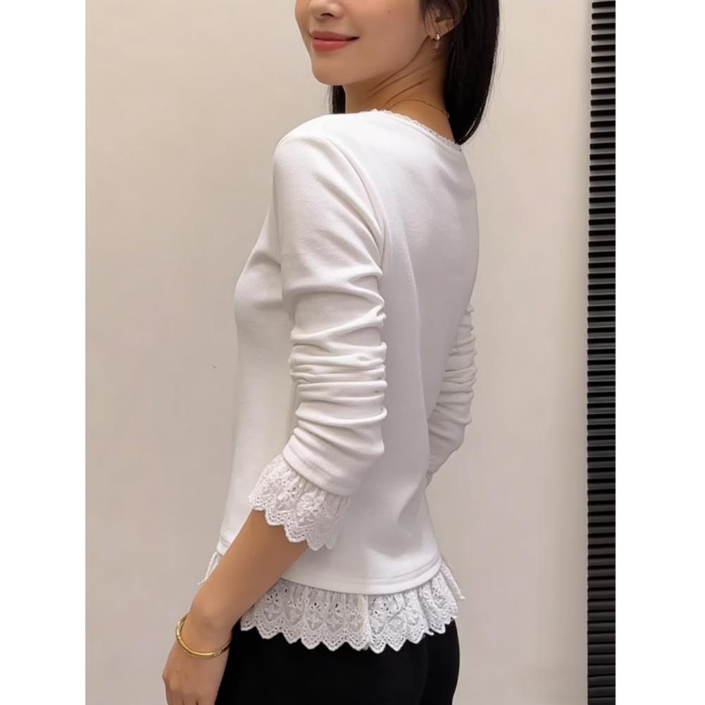 Women's Slim Fit White Lace Trim Long-Sleeved T-Shirt, Round Neck, Korean Style, Perfect Base Layer for Early Autumn