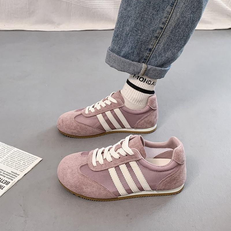 

Red German training shoes women s 2025 new breathable mesh shoes children s casual sports board shoes Forrest Gump shoes 35