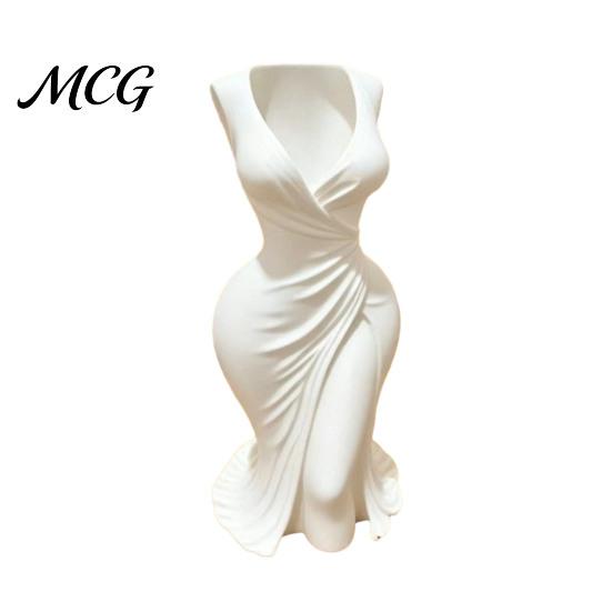Dual-purpose Vase 3D Printed Elegant Dress-Style Vase, Dual-Purpose Tabletop Decor with Flowing Pleated Skirt, Decorative Ornament Stylish Evening