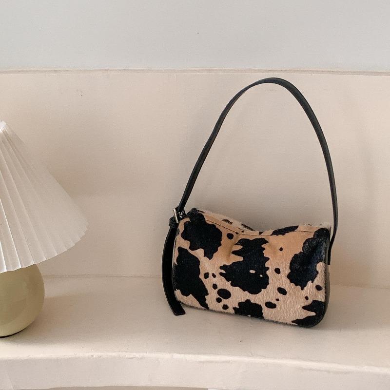 

Milk pattern plush bag underarm autumn and winter new small square bag trendy splicing design portable shoulder bag кавовий