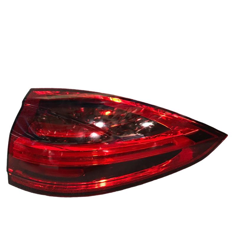 Porsche Cayenne 15-18 Rear Taillight Assembly: Inner/Outer Brake & Turn Signal