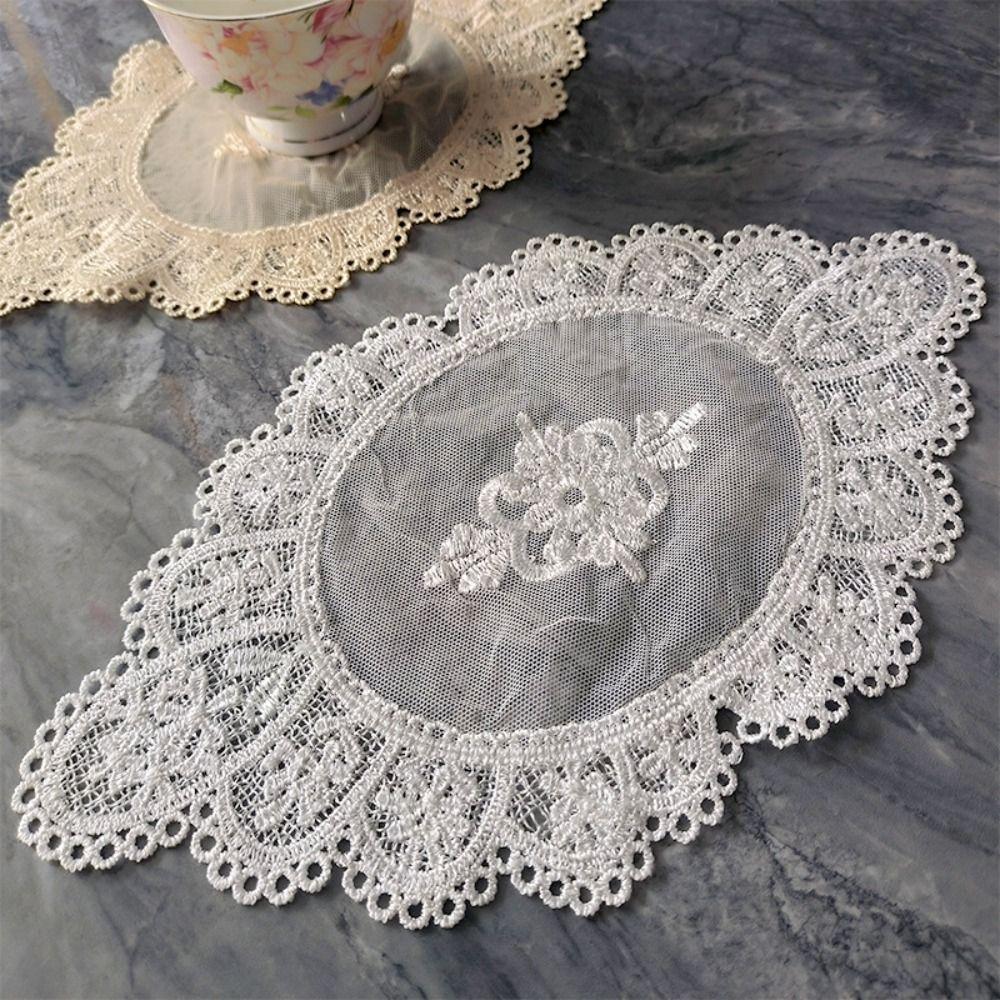 

Oval Cup Mat Delicate Doily Handmade Hollow Lace Coaster Table Decoration білий