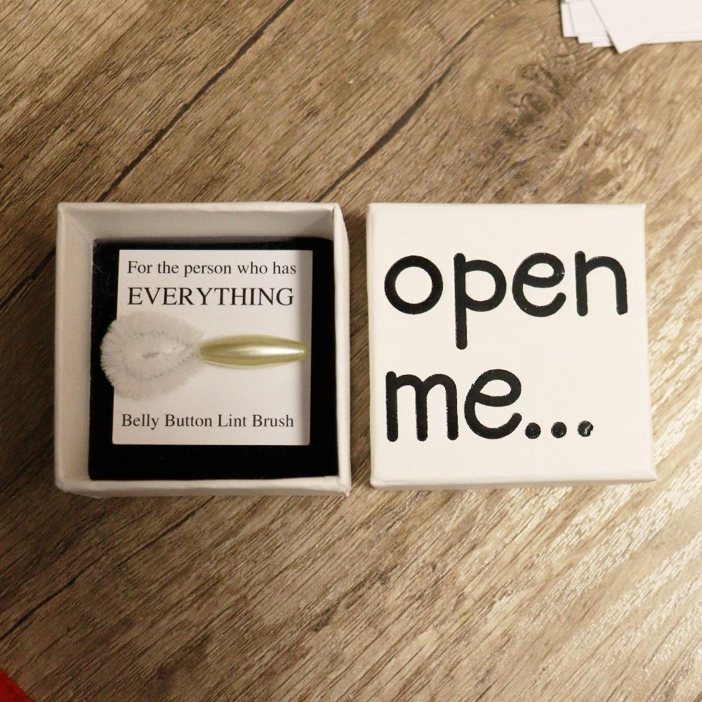 

1 шт. Забавная щетка для пупка Карманный обнимашка Любимый Лучший друг Подарок Позитивный подарок Счастливый маленький подарок Новинка Продуманный подарок для семьи белый