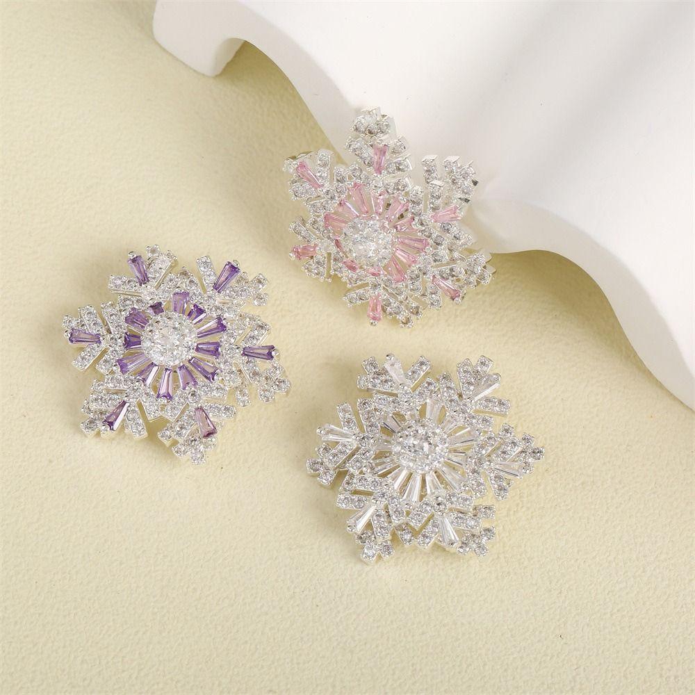 Sparkling Creative Snowflake Pin Rhinestone Zinc Zinc Alloy Zircon Badge Rotatable Snowflake Brooch Party