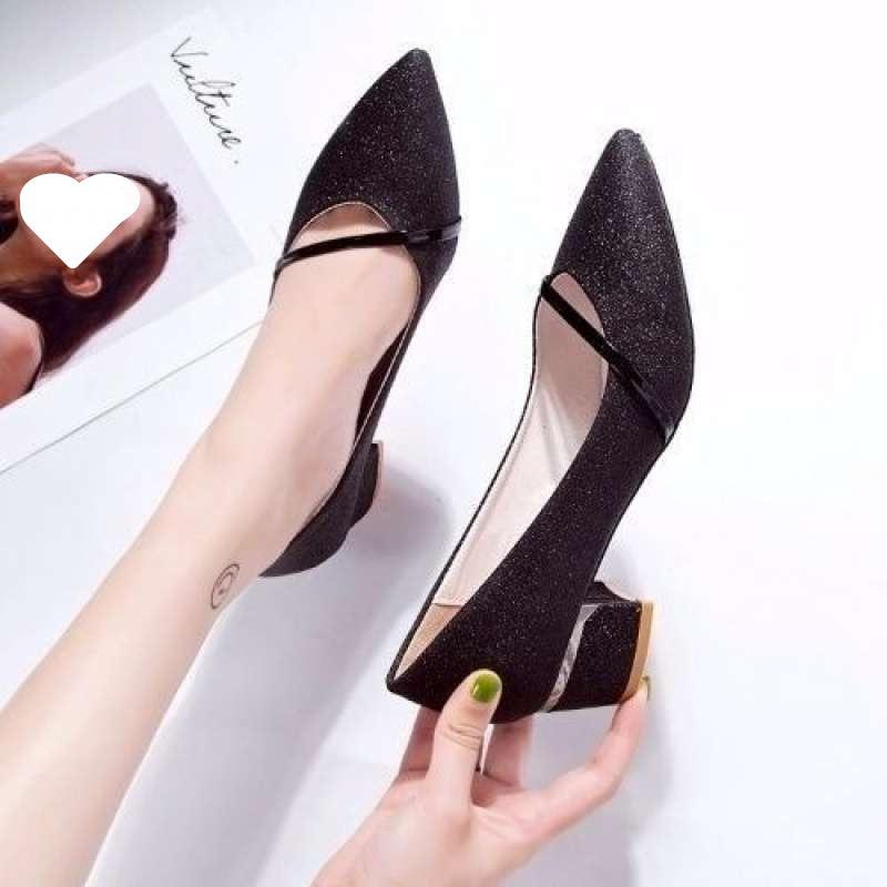 

2025 новая обувь на все четыре сезона женская обувь ladyshoes универсальная кожаная обувь корейская версия модный толстый каблук средний каблук одна педаль женская 38 чёрный