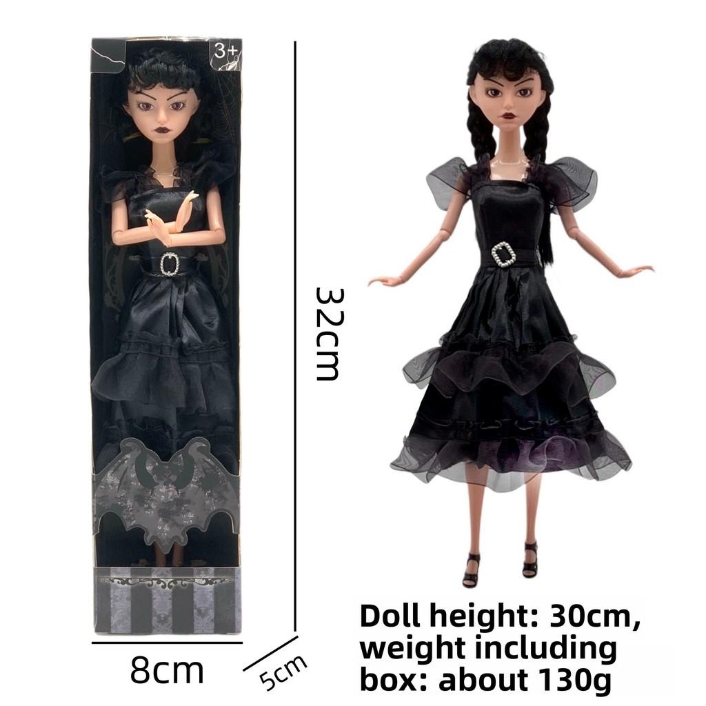 Wednesday Addams 9 Zoll PVC-Puppe mit Schuluniform und dunklem Stil Dekor