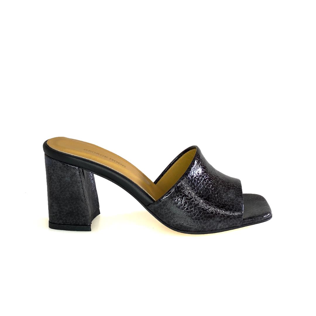 

Женские тапочки из натуральной кожи на каблуке