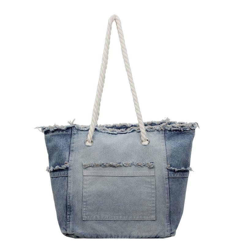 Tote Bag with Large Capacity, Made of Comfortable Casual Denim Fabric, Suitable for Commuting on A Single Shoulder. Casually