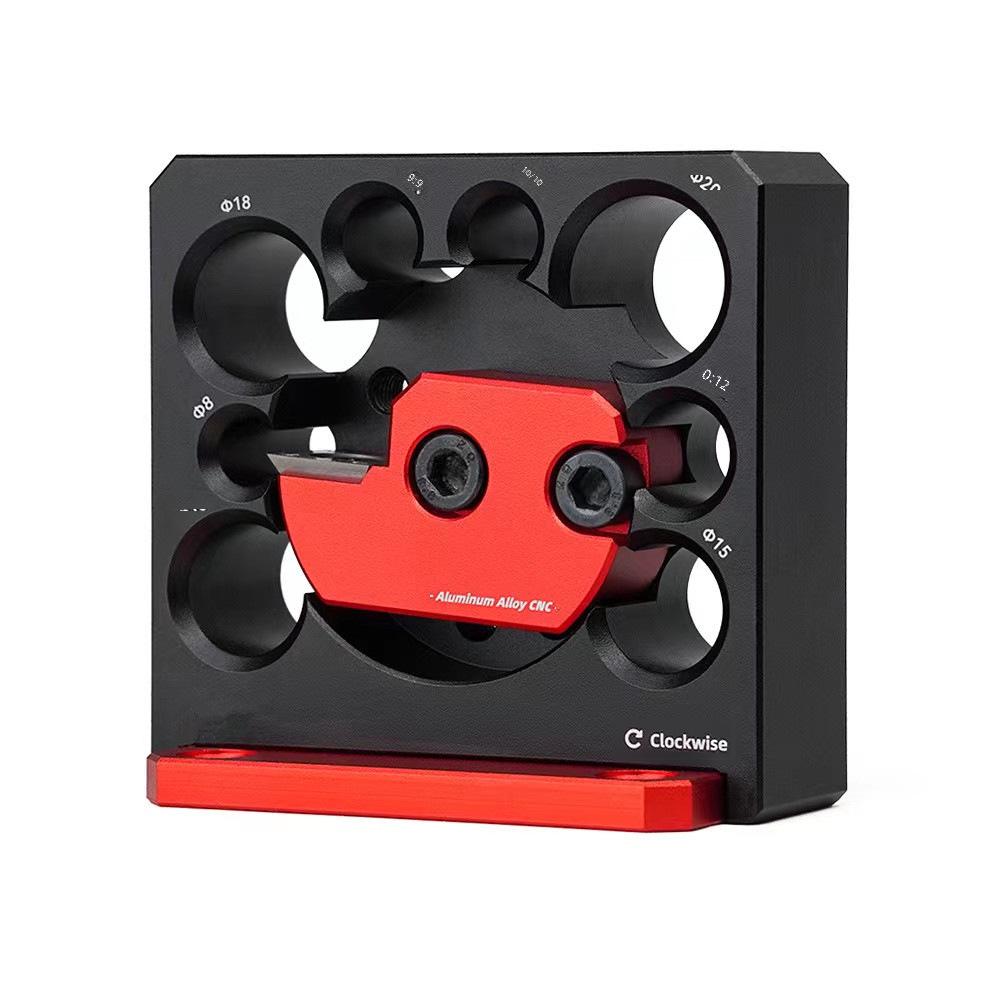 Elektrická vrtačka Kulatý dřevěný čep a Nastavitelný nástroj na masivní dřevěnou tyč.