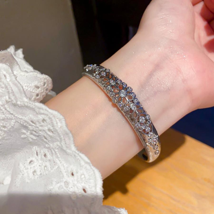 Vintage Silver Zircon Open Bracelet With Geometric Design For Fashion Accessories