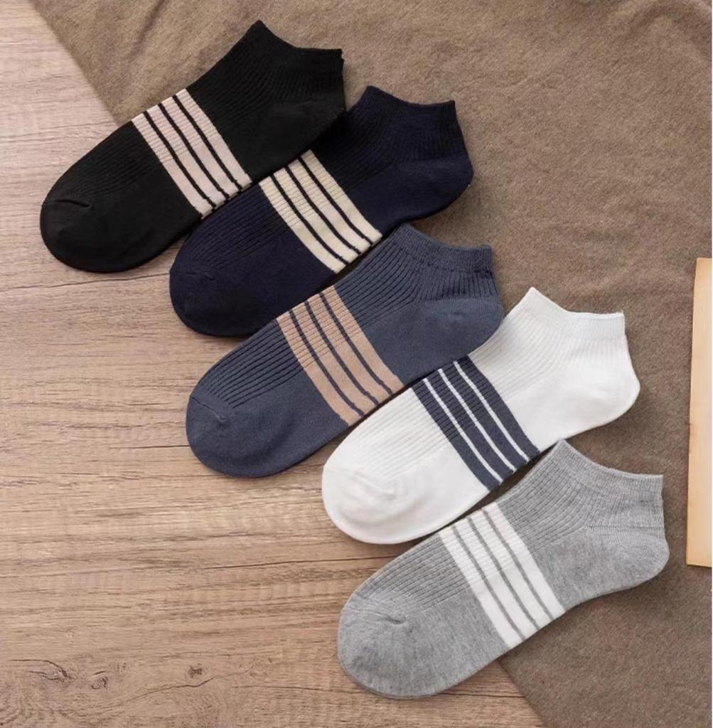 5 Pairs of Black and White Striped Mid-Calf Socks: Autumn/Winter Korean-Inspired Academy Style