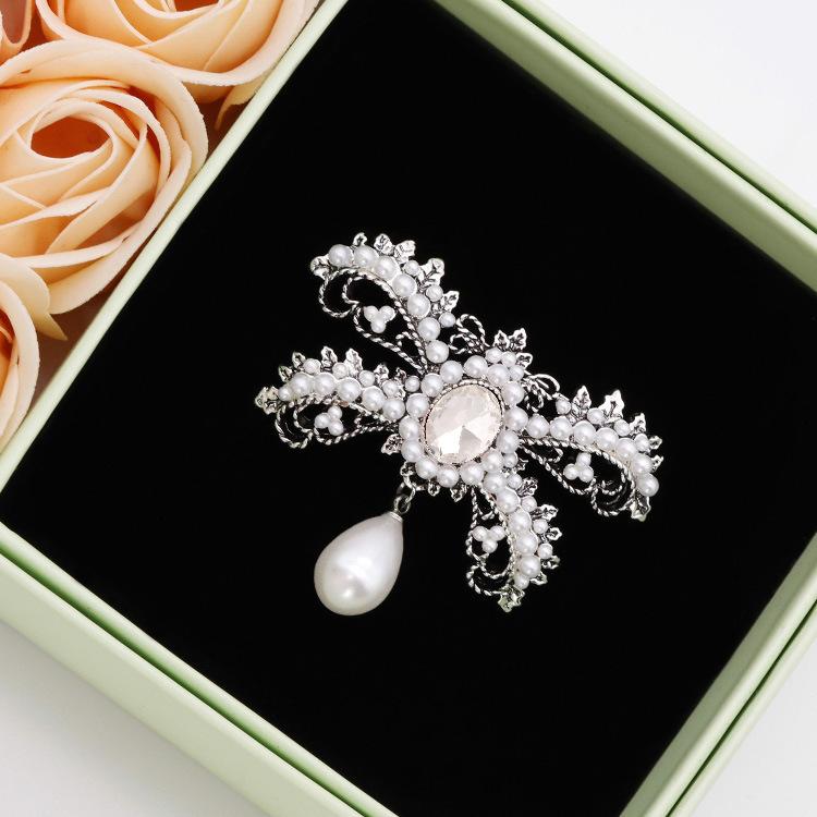 Alloy Diamond Set Pearl Bow Brooch Girl Cute Pin Vintage Popular Brooch Accessories