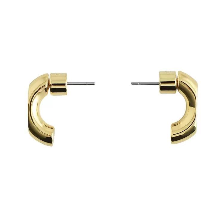 

Irregular C-Shaped Stud Earrings: Fashionable, Lightweight, Luxurious, Versatile, and Stylish Design.