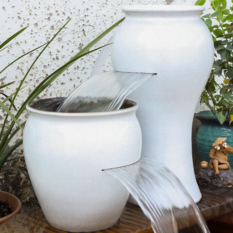 Komplettes Wasserfall-Dekoration Keramik-Aquarium mit zirkulierendem Wasser und Filter für die Wasserlandschaftsgestaltung.