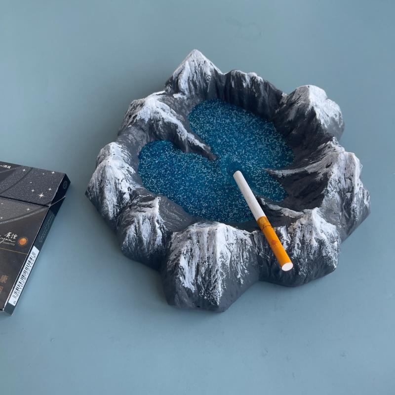 Mount Fuji Ashtray: Modern Japanese-Inspired Nordic Ornament for Living Room