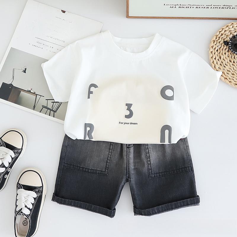 

Комплект для мальчиков Летняя футболка с коротким рукавом и принтом букв Детский комплект Летняя футболка+шорты Комплект из двух предметов 120