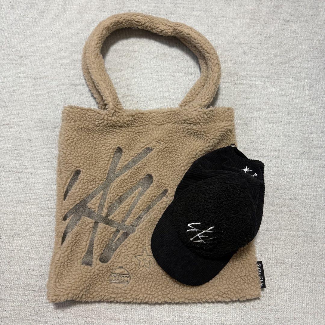 

[USED] Straykids 2023xmas popup boa tote bag boa cap