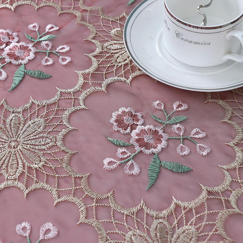 Bestickte Spitzentischdecke - Mehrzweckabdeckung für Ess-, Couchtische oder Kühlschrank