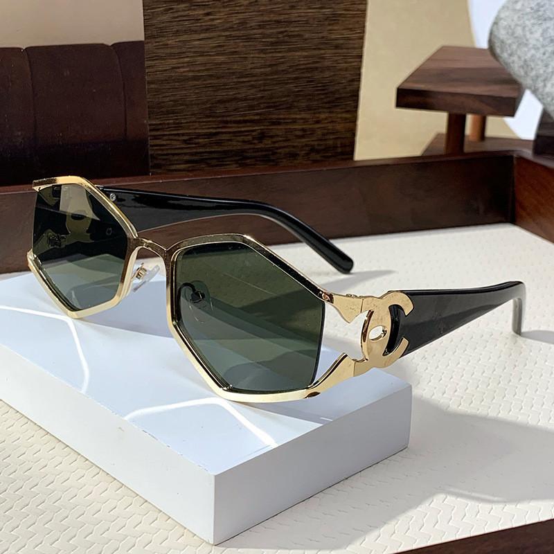 Geometric Square Sunglasses With Green Lenses And Metal Frame For Fashionable Outdoors