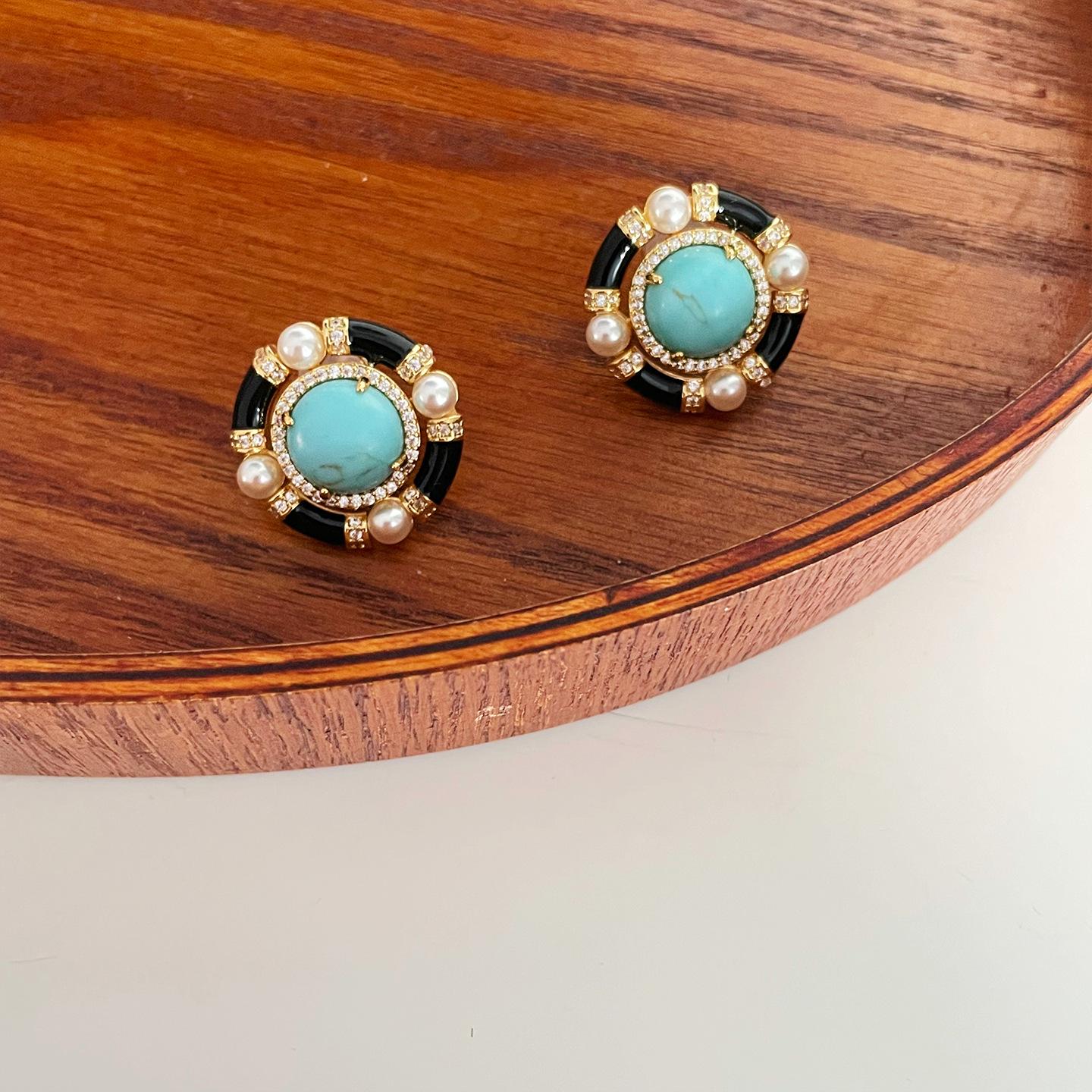 Бирюзовые серьги в ретро-стиле court: Элегантный и уникальный нишевый дизайн