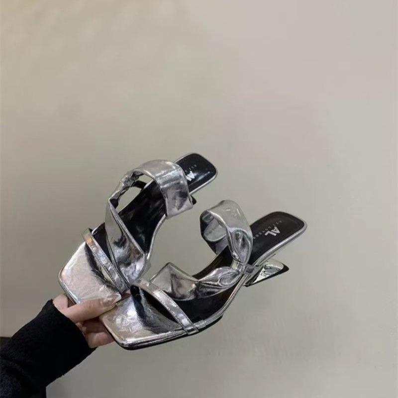 Hot Selling Sandalias De Mujer Retro Women's Sports Shoes 2025 Summer Fashion Dress Sandals Slippers Elegant High Heel Sandals