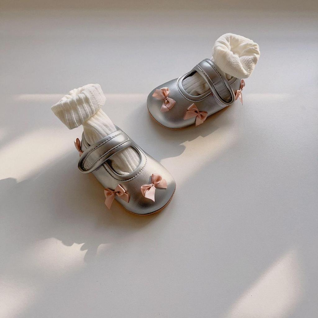 Spring Korean Style Baby Walking Shoes for 0-2 Years: Non-Slip Soft Sole Bow Princess Shoes with Magic Sticker.