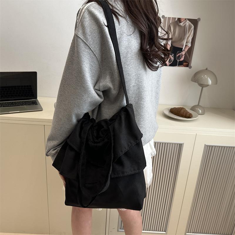 2025 Korean Version of the New Skirt Wrinkled Large-capacity Tote Bag Lazy Style Casual Simple Canvas Bag Bag